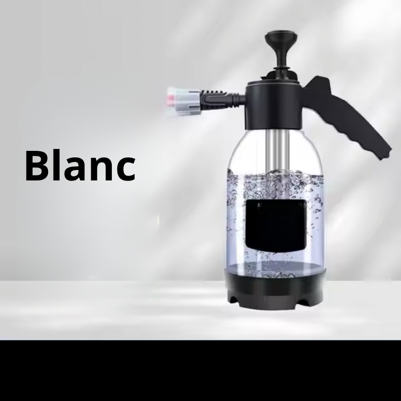 Pulvérisateur Dryyver FoamSpray™ de couleur blanc, design élégant et ergonomique pour une utilisation facile.