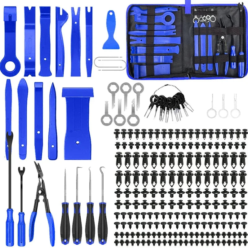 Kit complet d’outils de démontage de garniture automobile de 231 pièces, idéal pour le démontage de panneaux, garnitures et clips sans endommager les surfaces de la voiture. Comprend une variété d’outils en plastique et en métal, tous soigneusement organisés dans une pochette de rangement pratique.