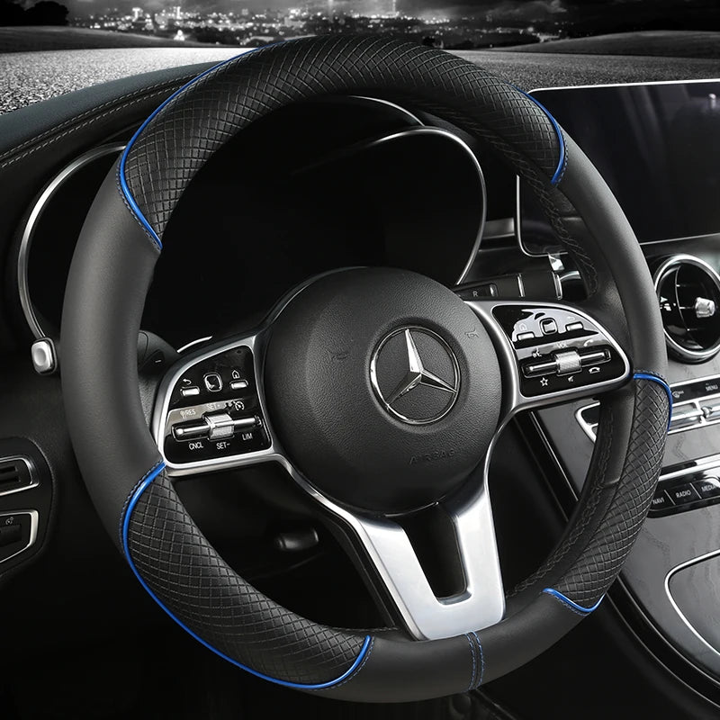 Dryyver Zen™ Touch avec surpiqûres bleues, installé dans une voiture au design moderne
