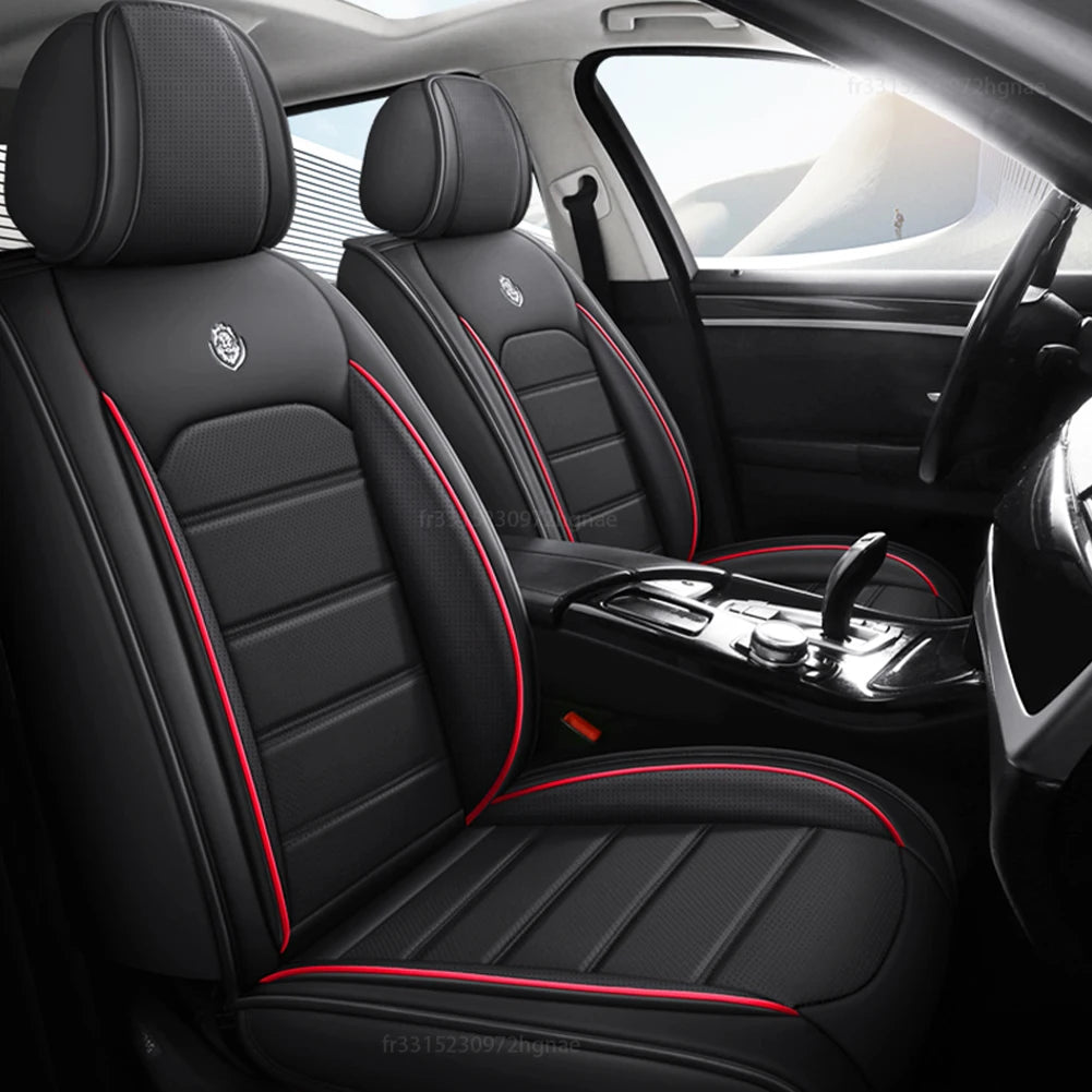 Housses de sièges avant DryyverSeat™ pour voiture en couleur noir et rouge, installées sur les deux sièges avant pour un confort supérieur et un style élégant à l’intérieur de votre véhicule.