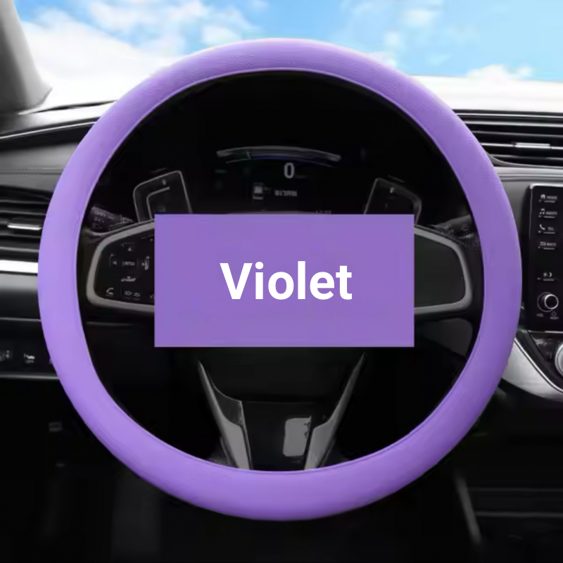 Couvre-volant dryyver-ecogrip en silicone de couleur violet installé sur le volant d’une voiture, offrant une apparence élégante et moderne.